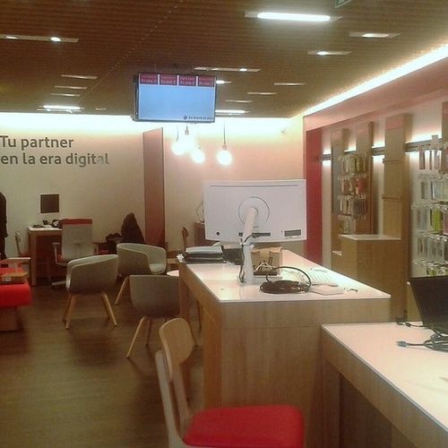 Tienda Vodafone Vodafone Bravo Murillo, 212